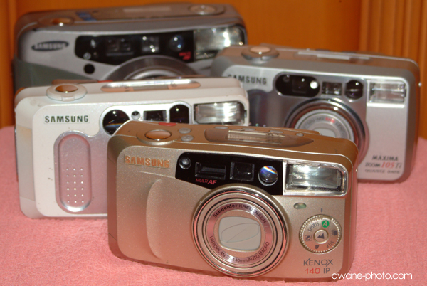 SAMSUNG compact cameras